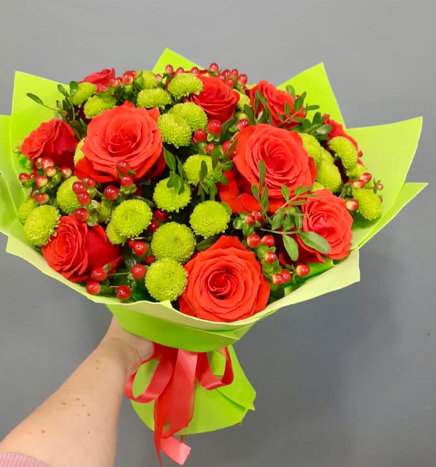 Букет цветов из: Хризантемы и Розы в Миньяре