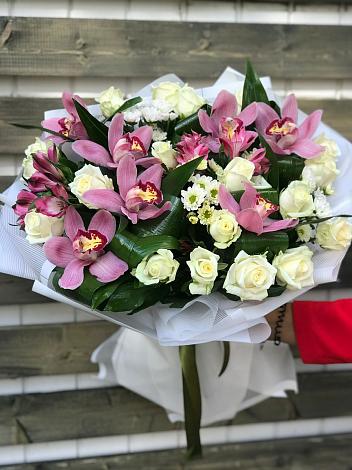 Букет цветов из: Розы и Хризантемы в Миньяре