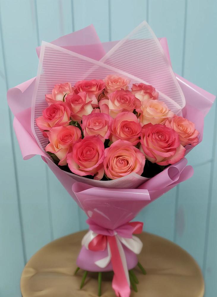 Букет 15 Розовых роз Равель в Миньяре