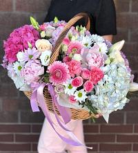 Композиция солнечный день в Миньяре Цветочная композиция из Розы, Хризантемы, Пионы и Лизиантусы в корзине в Миньяре