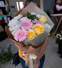 Букет цветов из:  Герберы, Розы и Хризантемы в Миньяре