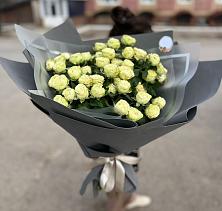 Букет Белые кустовые розы Солинеро в Миньяре