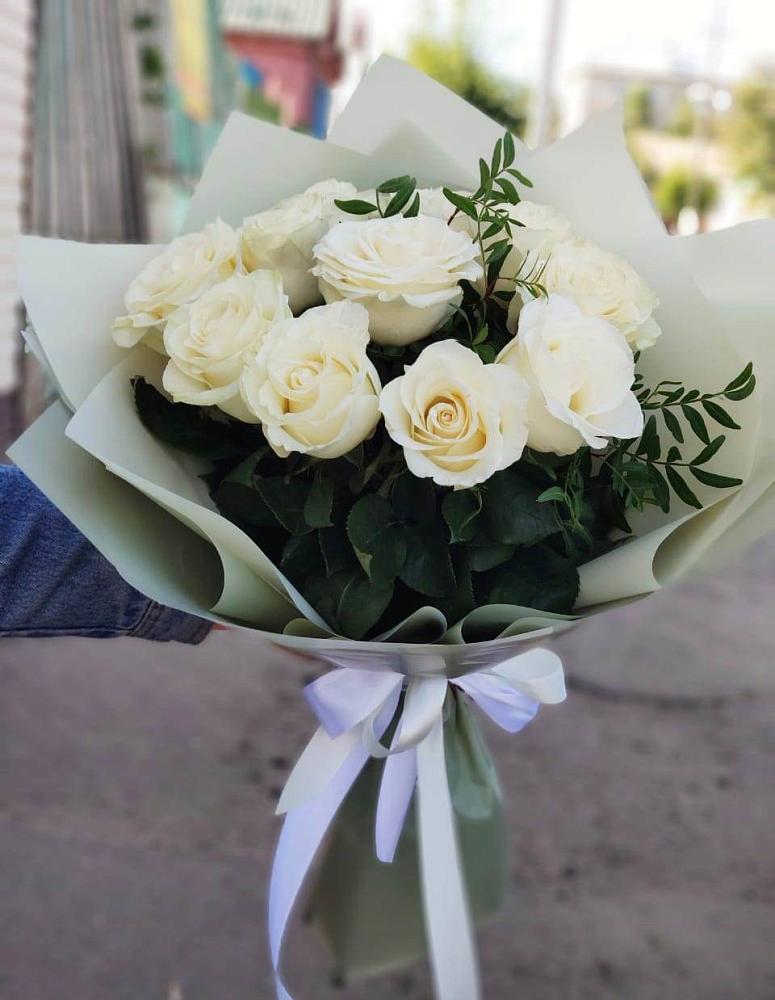 Букет Белые розы Проуд в Миньяре