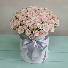 Цветочная композиция из Розы в шляпной коробке в Миньяре