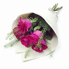 Букет цветов из:  Розы в Миньяре