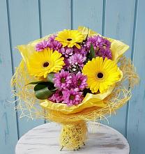 Букет цветов из:  Хризантемы и Герберы в Миньяре