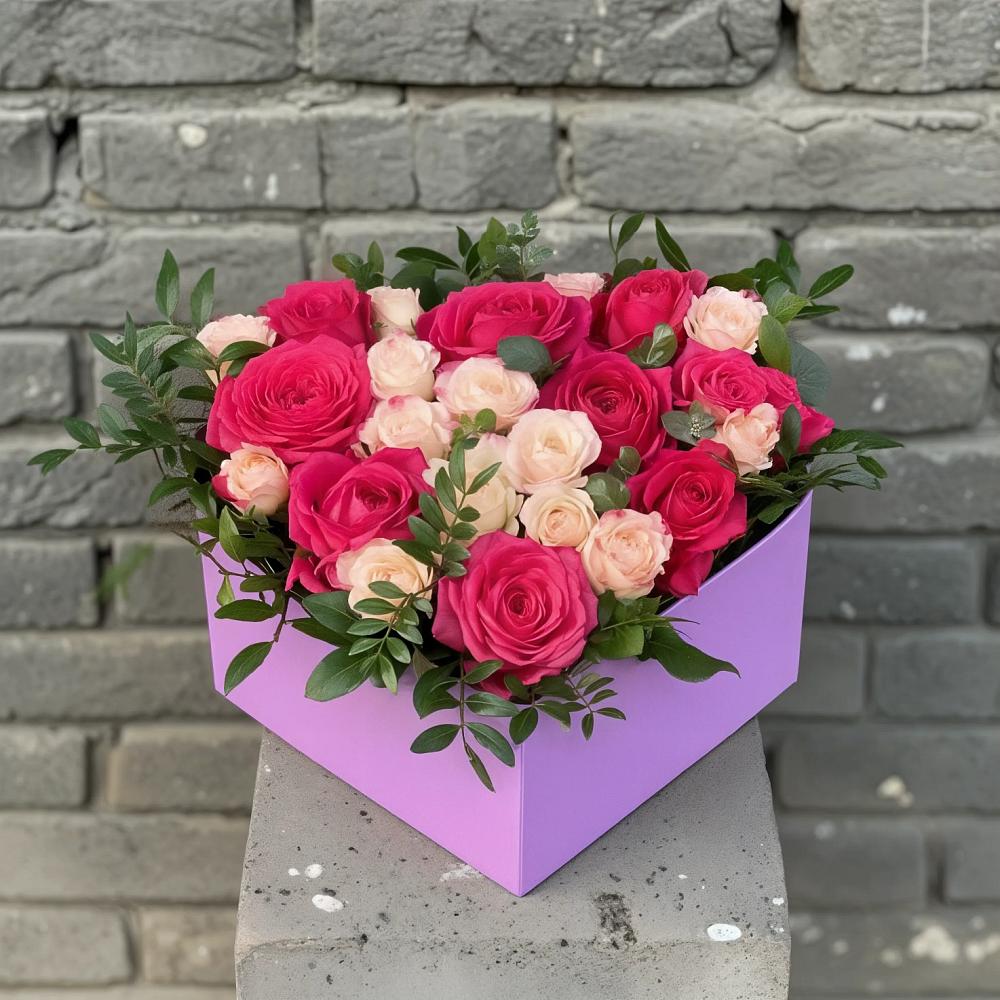 Цветочная композиция из Розы в коробке в Миньяре