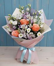 Букет цветов из:  Лизиантусы, Розы, Альстромерии и Гипсофила в Миньяре