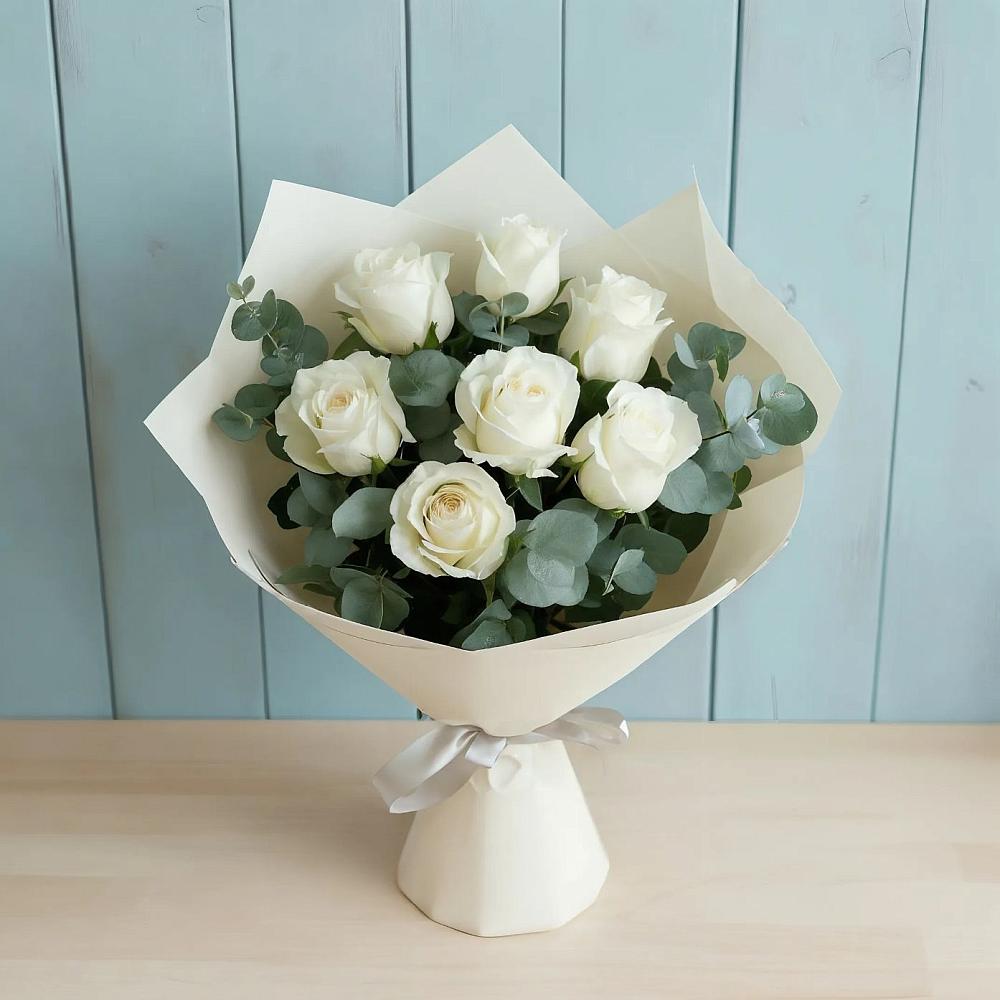 Букет Белые розы в Эвкалипте в Миньяре