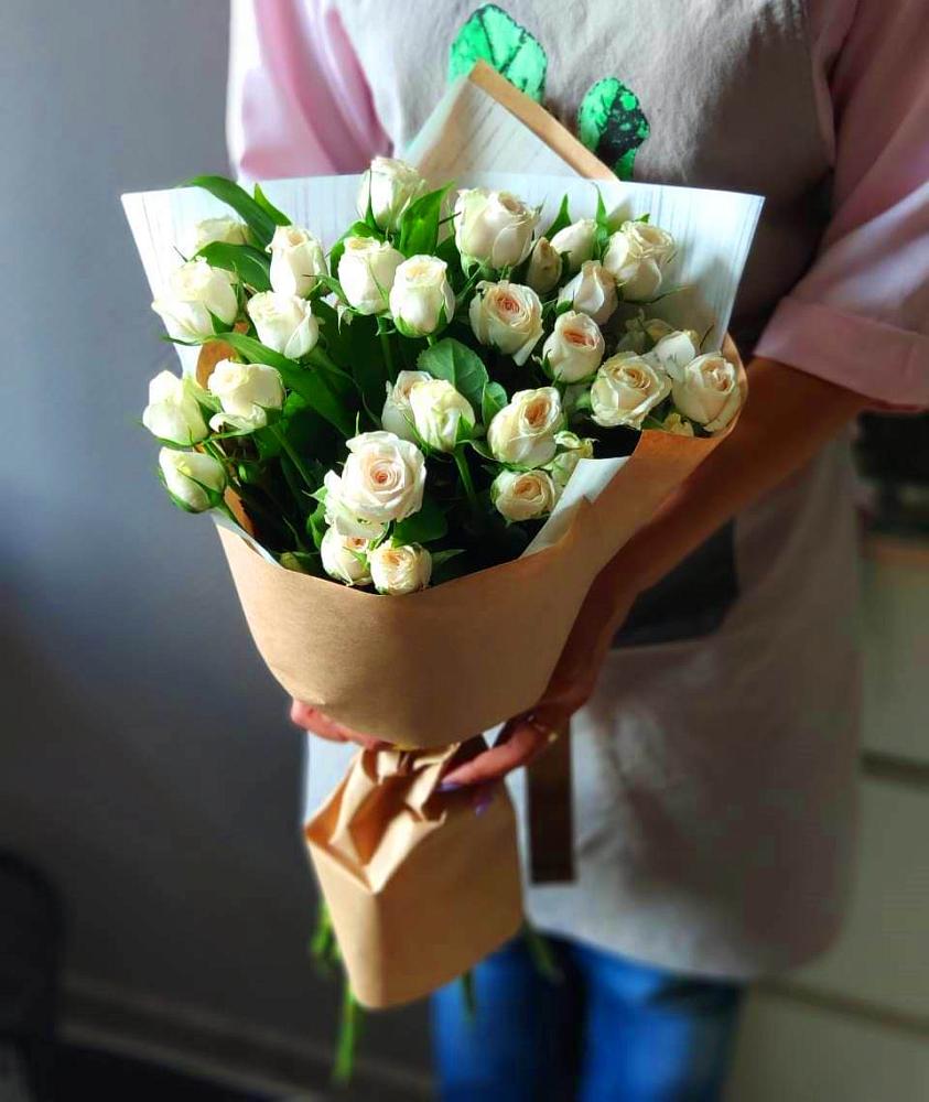 Букет цветов из: Розы в Миньяре
