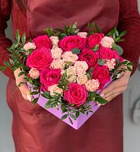 Цветочная композиция из Розы в коробке #REPLACE_PRED# Миньяре
