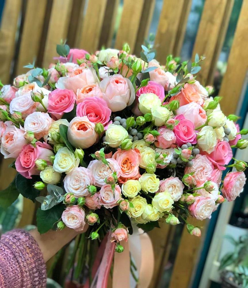 Букет цветов из: Розы в Миньяре