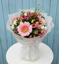 Букет цветов из:  Герберы, Альстромерии и Лизиантусы в Миньяре