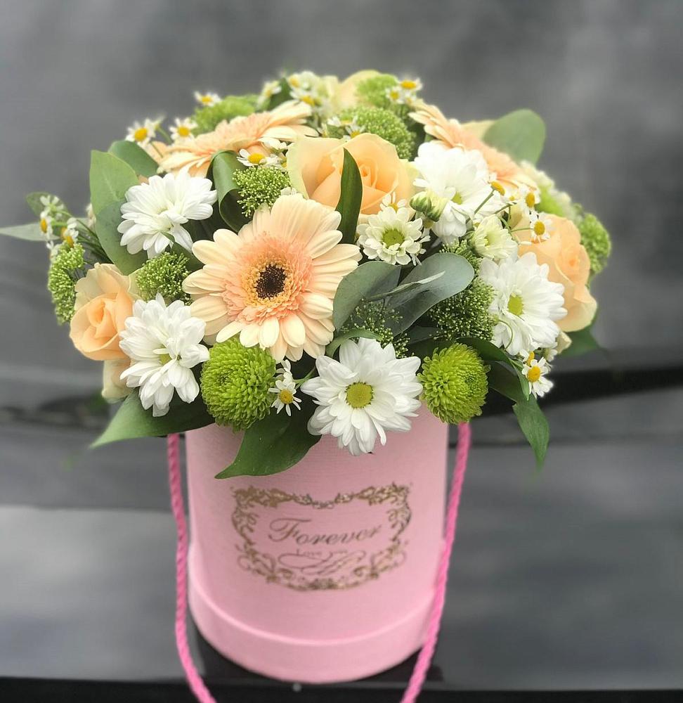 Цветочная композиция из Розы, Герберы и Хризантемы в шляпной коробке в Миньяре