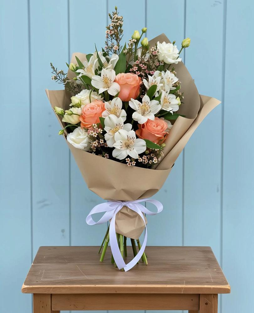 Букет цветов из: Альстромерии, Лизиантусы, Розы и Хризантемы в Миньяре