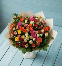Букет Микс из разноцветных кустовых роз в Миньяре