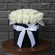 Цветочная композиция из Розы в шляпной коробке в Миньяре