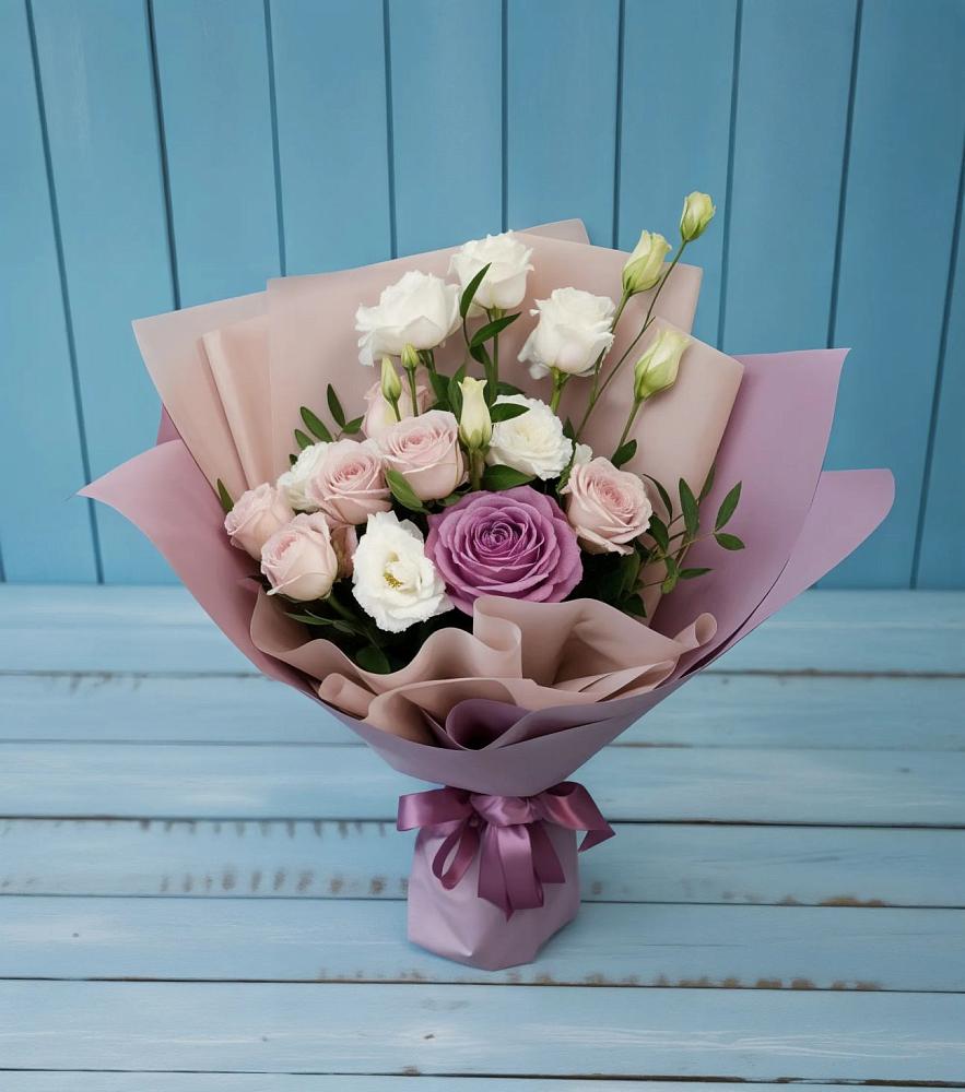 Букет цветов из: Розы и Лизиантусы в Миньяре